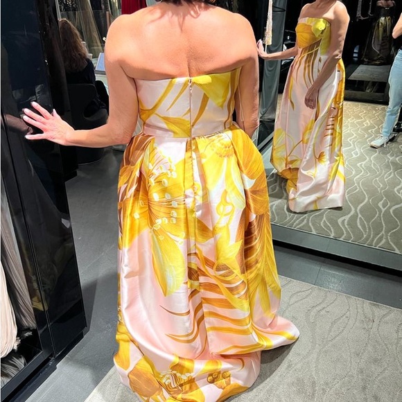 Dennis Basso Handmade in New York City Gown. New. - Picture 5 of 16